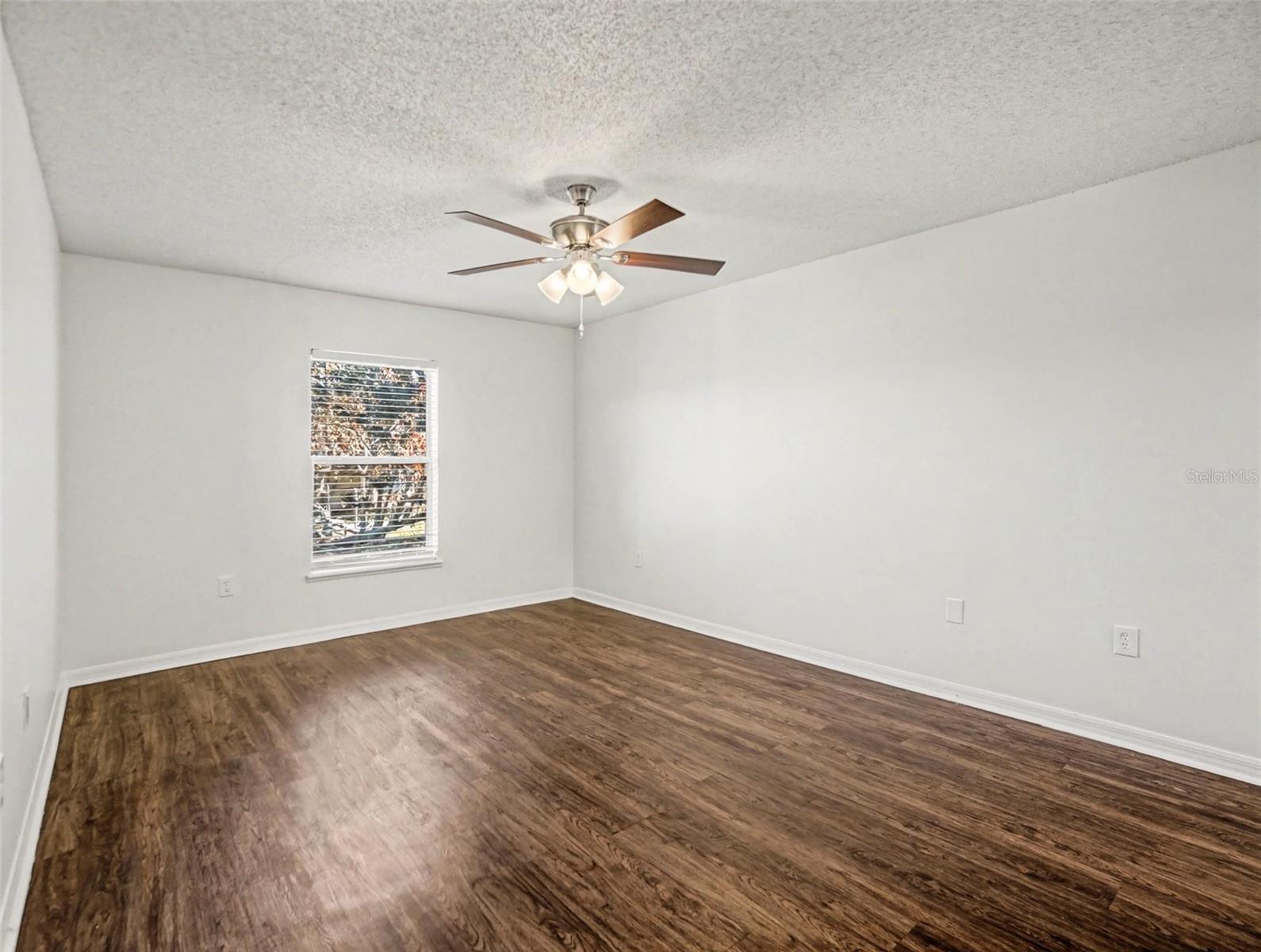 Image 7 of 16 For 375 Regal Downs Circle