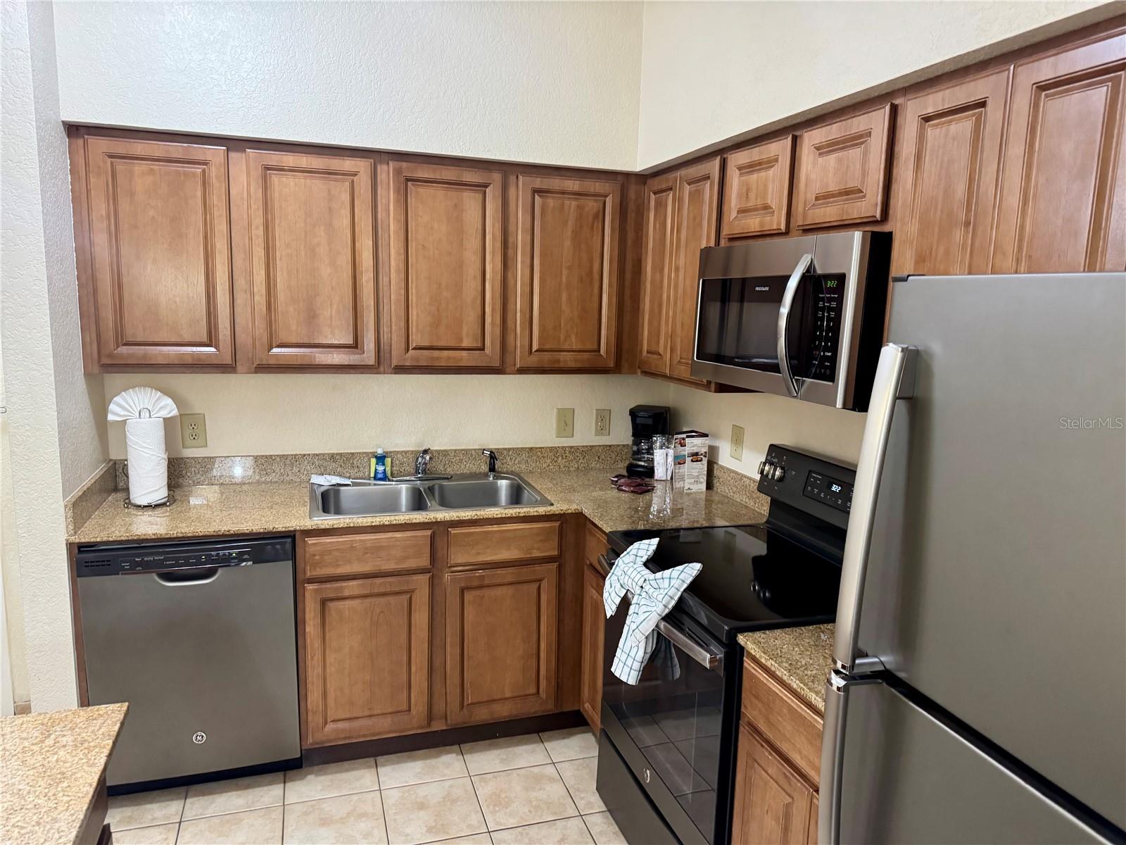 Image 12 of 50 For 12527 Floridays Resort Drive 312e