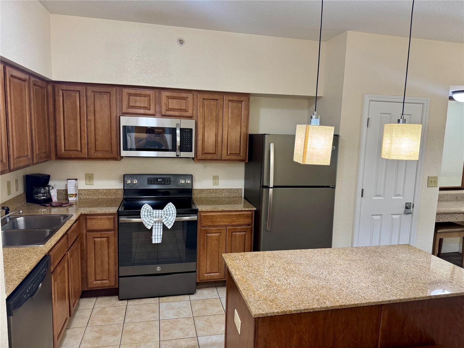 Image 9 of 50 For 12527 Floridays Resort Drive 312e