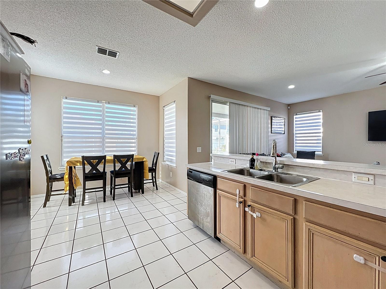 Image 15 of 55 For 15000 Lake Azure Drive