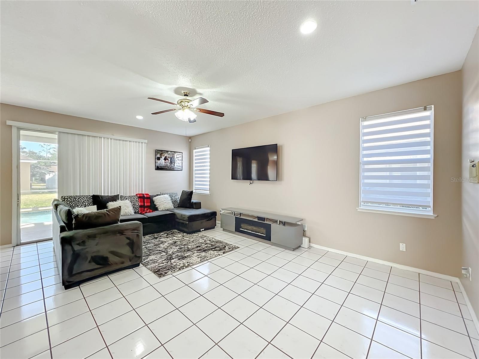 Image 20 of 55 For 15000 Lake Azure Drive