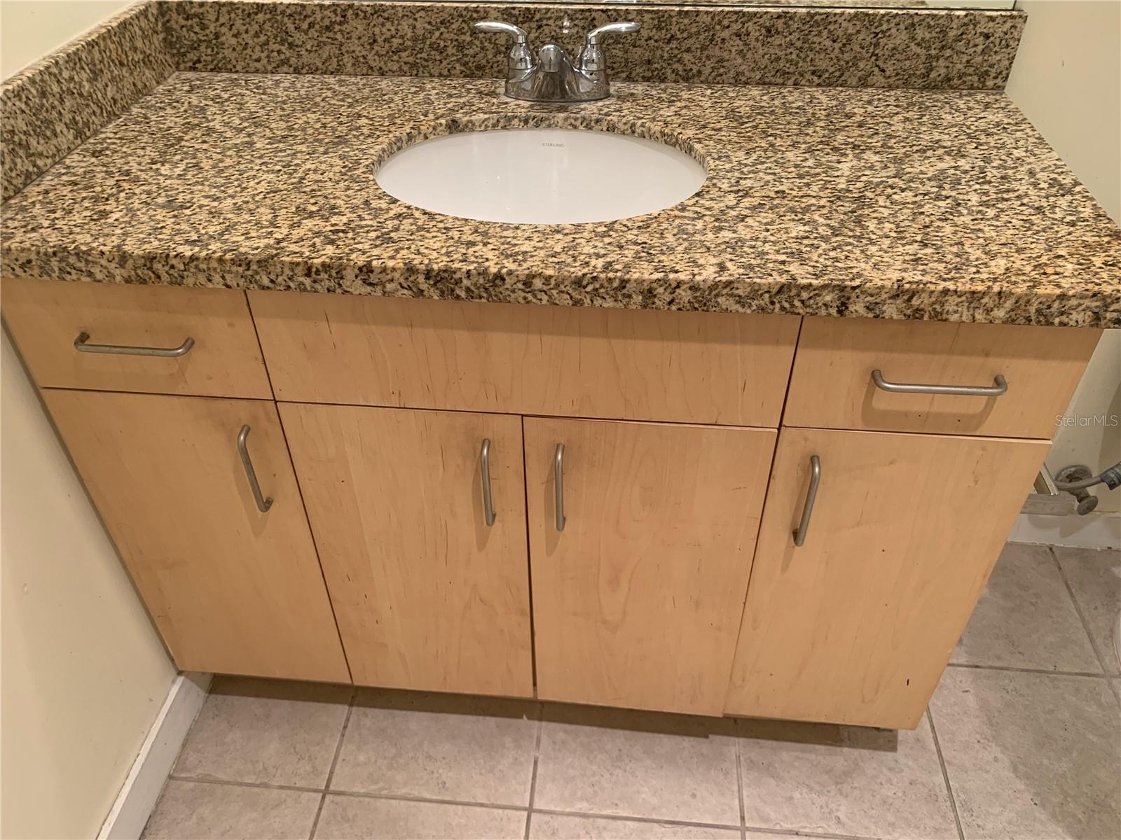 Image 14 of 20 For 155 Court Avenue 2507