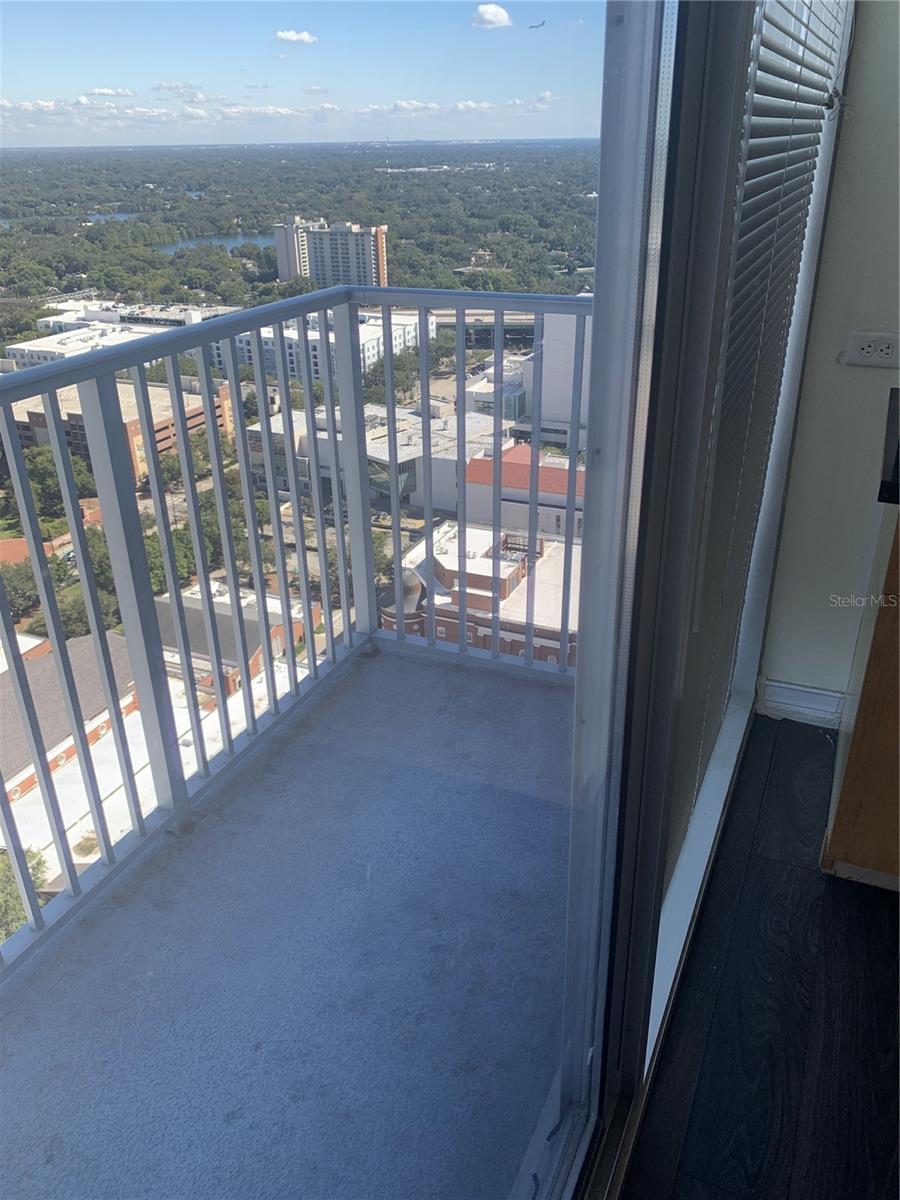 Image 7 of 20 For 155 Court Avenue 2507