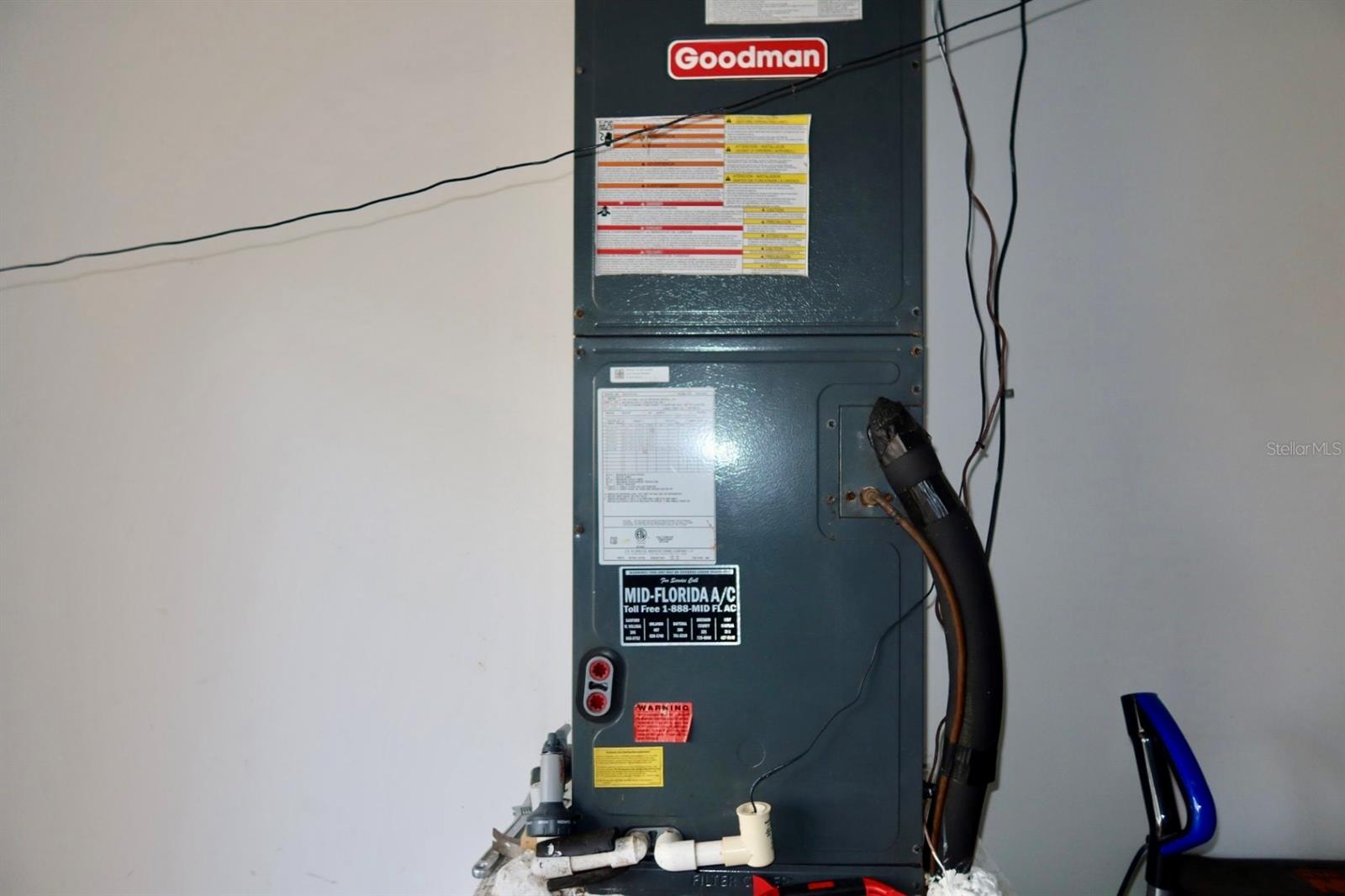 Image 20 of 23 For 2357 Kerridale Street