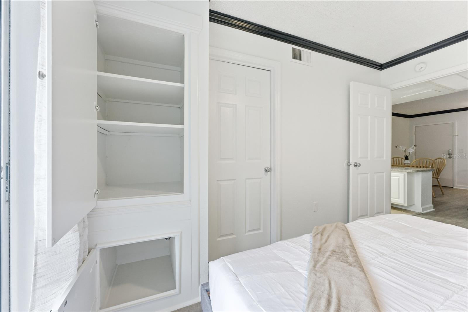 Image 19 of 29 For 139 Oyster Bay Circle 160