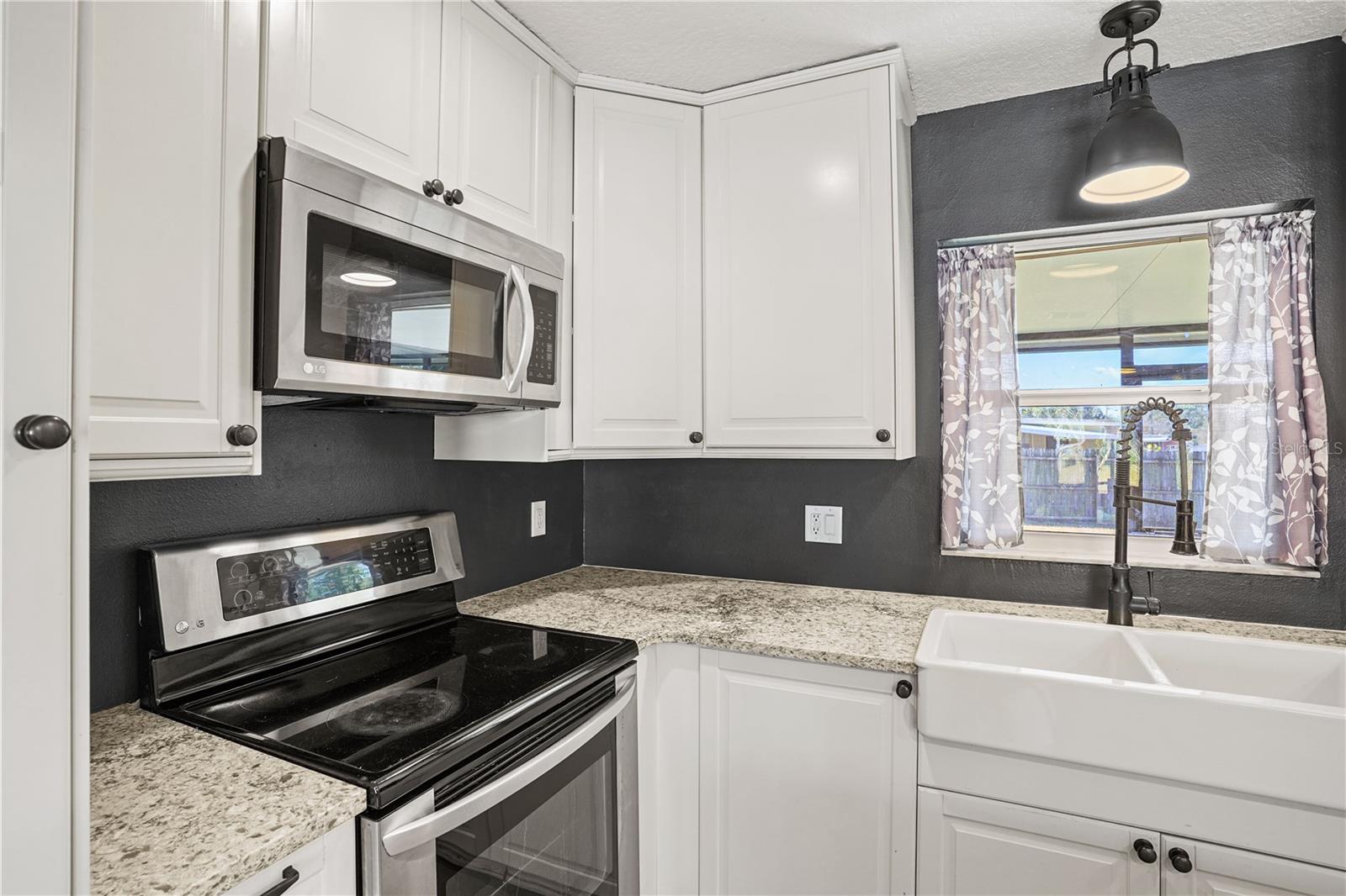 Image 14 of 47 For 4146 Thomassa Court