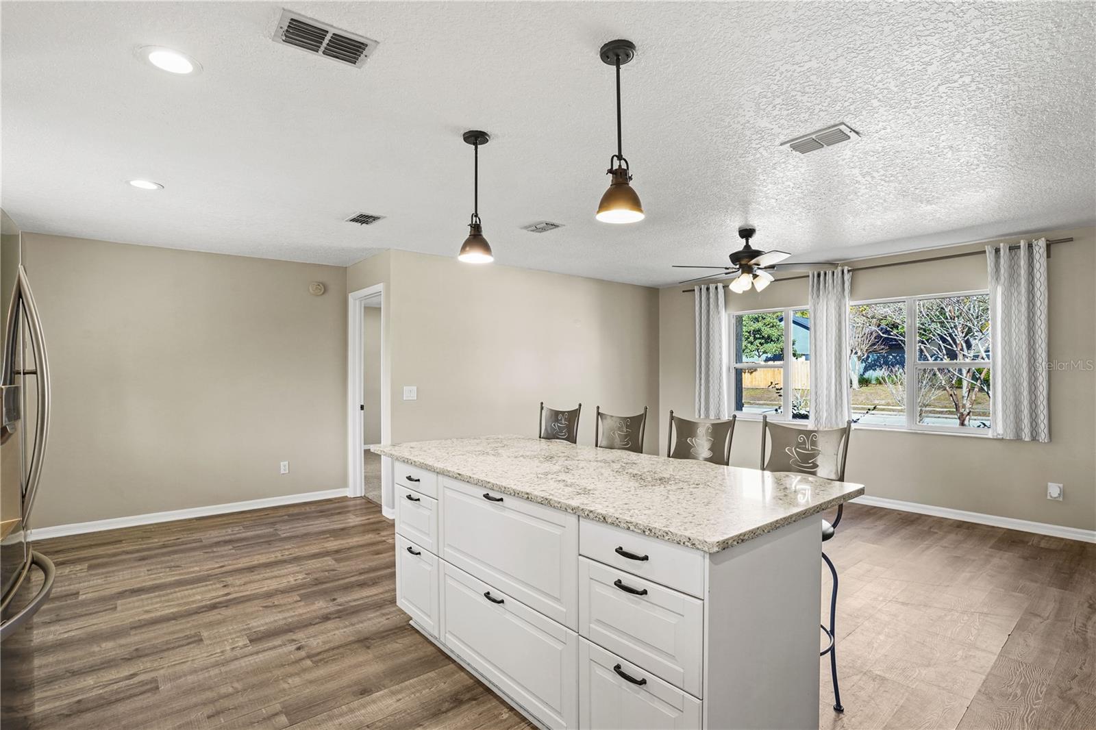 Image 16 of 47 For 4146 Thomassa Court