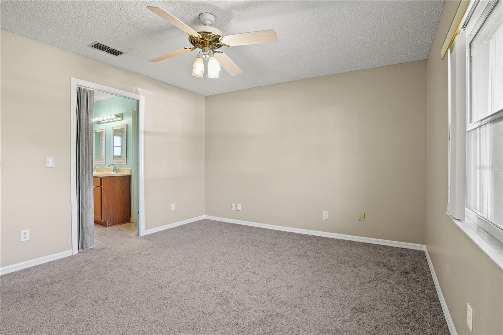 Image 27 of 47 For 4146 Thomassa Court