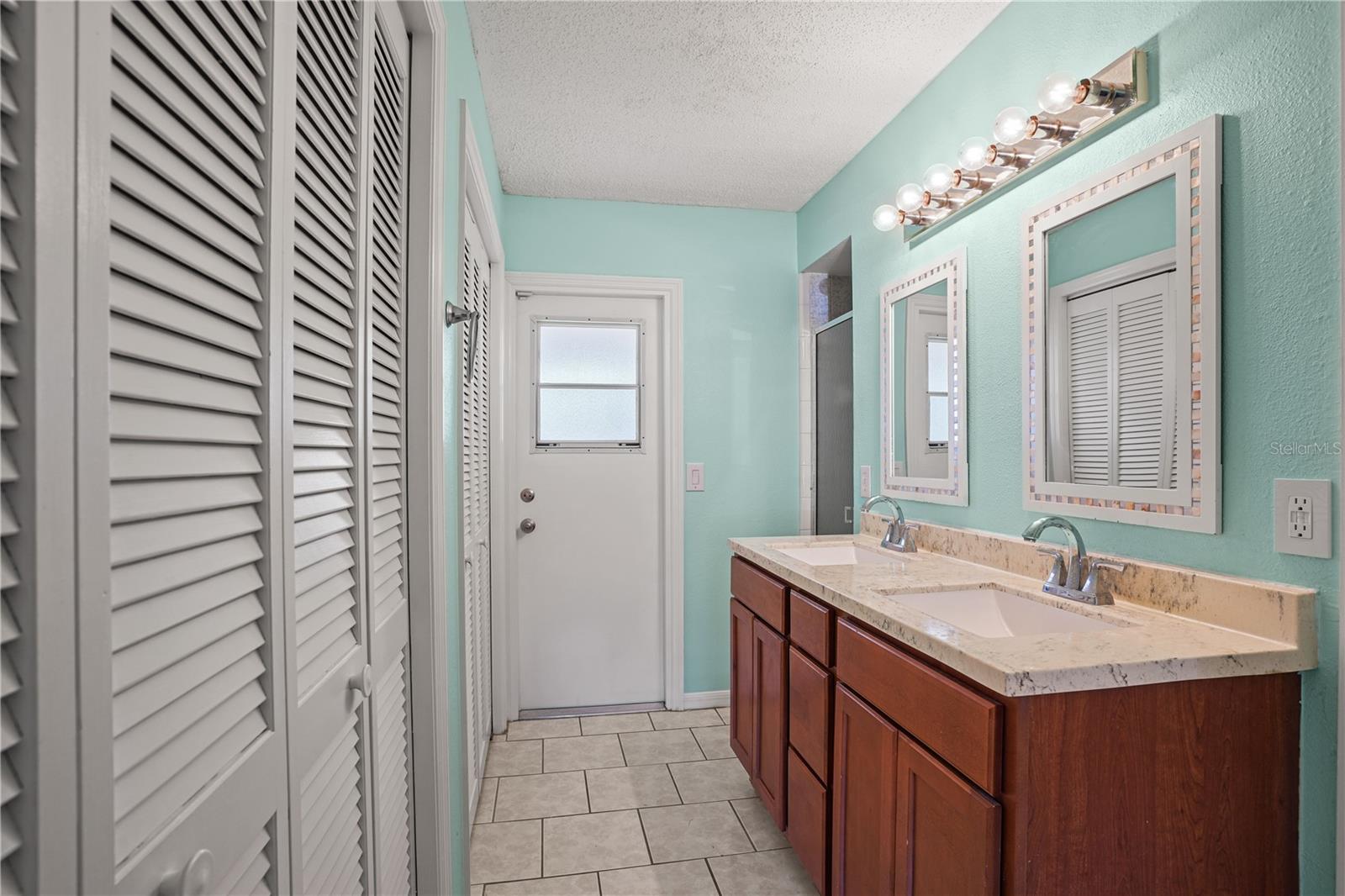 Image 28 of 47 For 4146 Thomassa Court