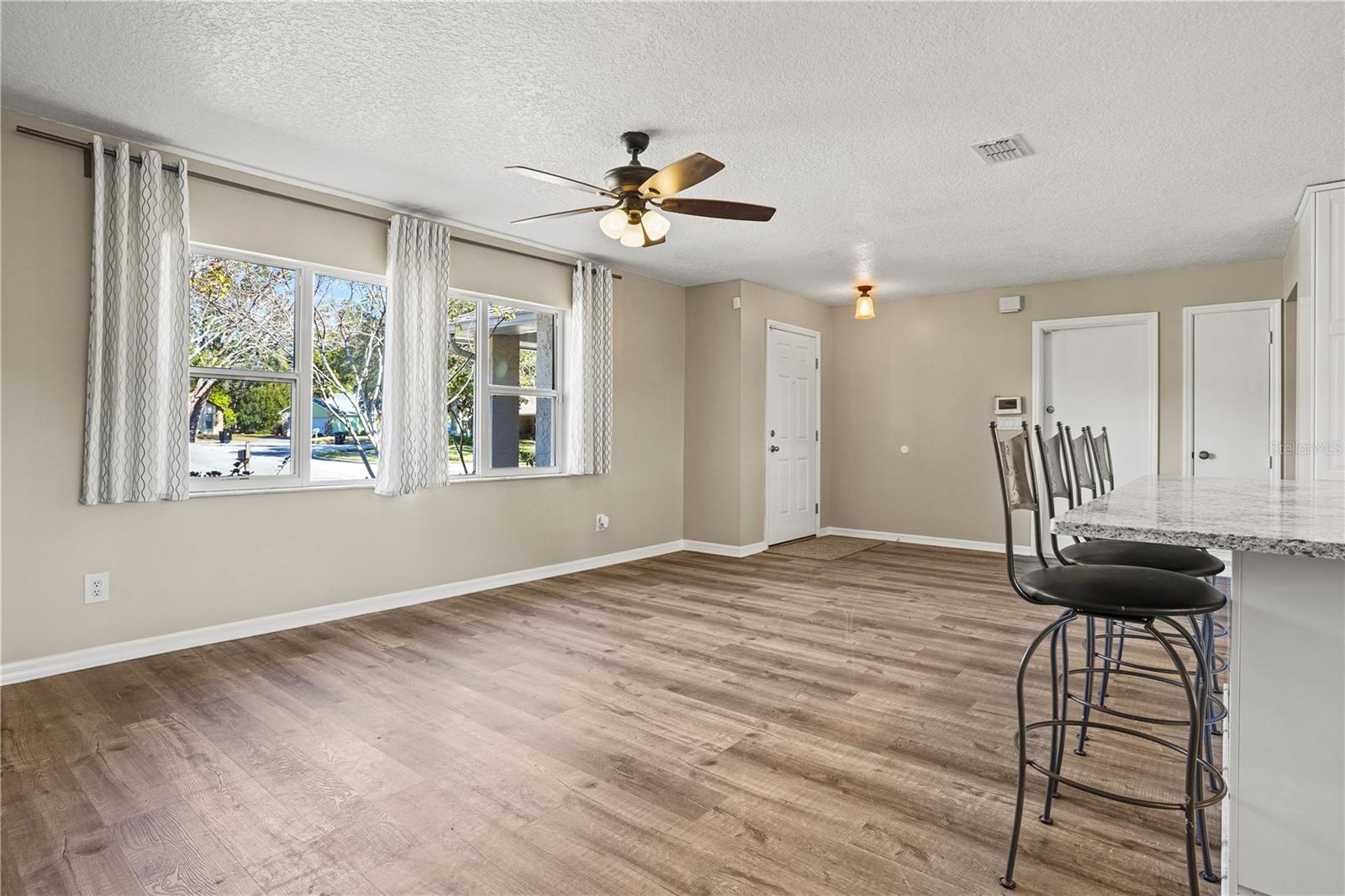 Image 7 of 47 For 4146 Thomassa Court