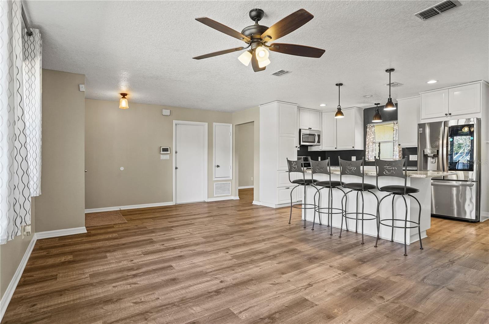 Image 8 of 47 For 4146 Thomassa Court