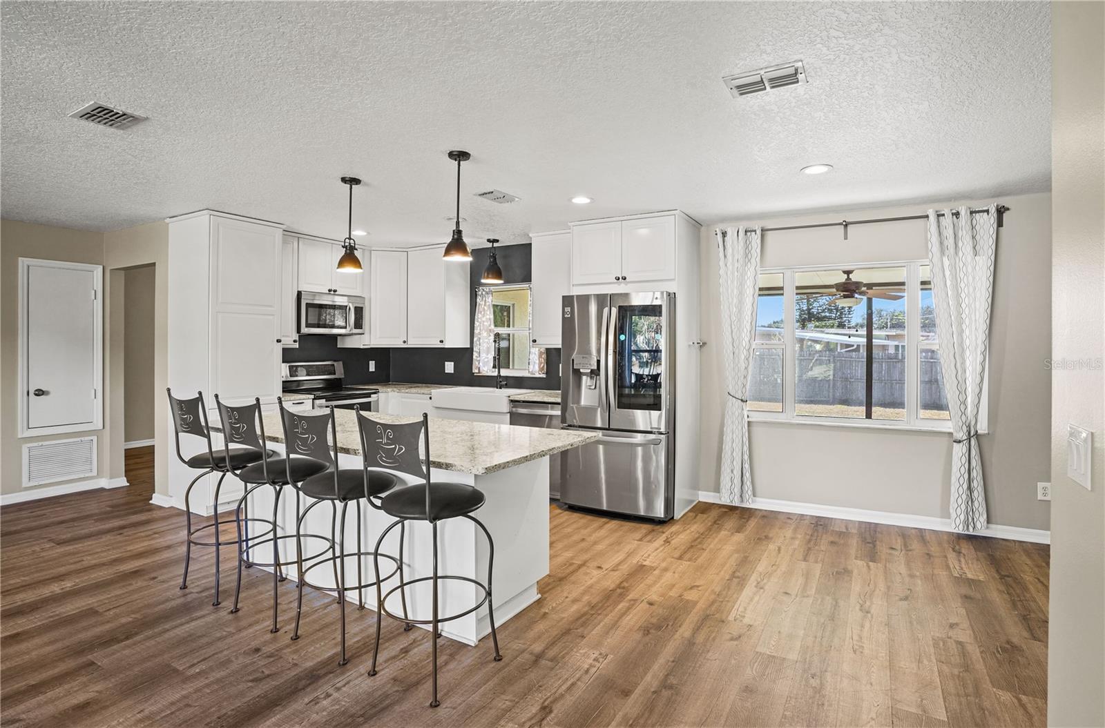 Image 9 of 47 For 4146 Thomassa Court