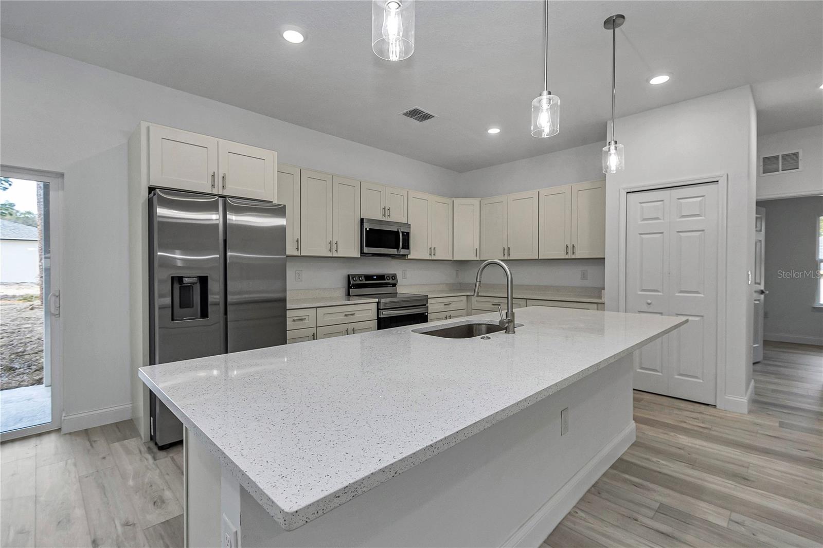 Image 12 of 45 For 8294 Downer Way