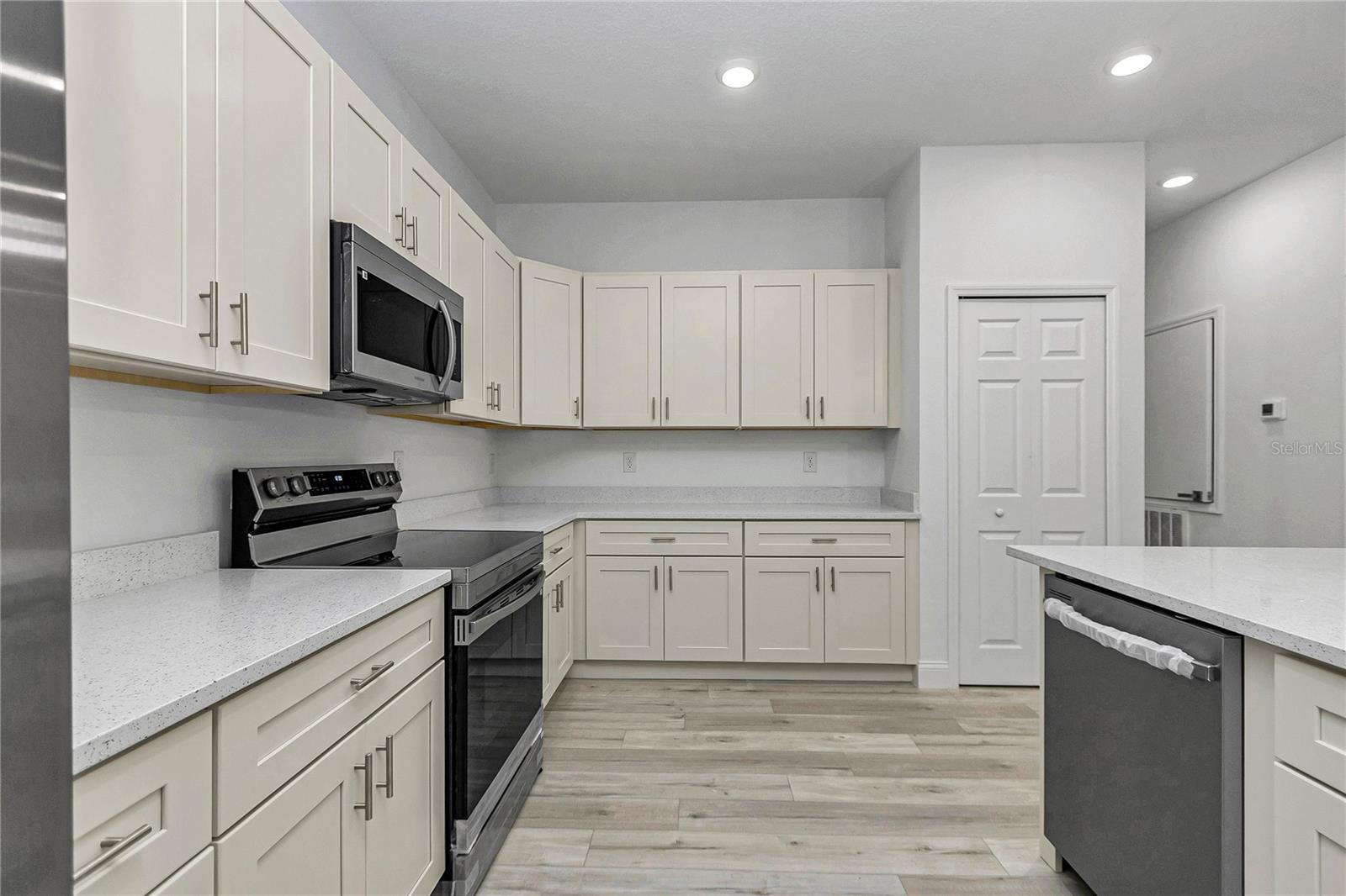 Image 13 of 45 For 8294 Downer Way