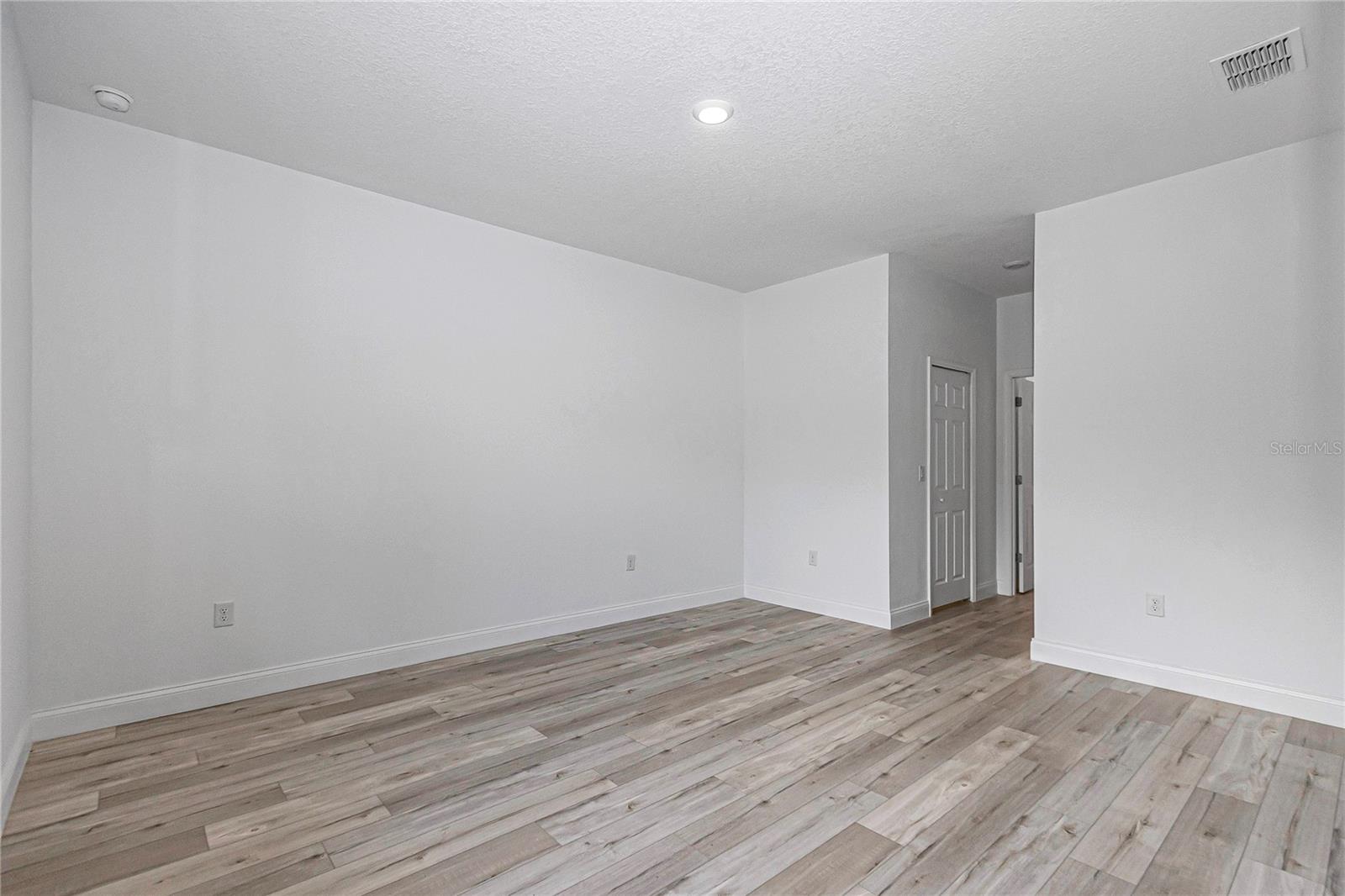 Image 21 of 45 For 8294 Downer Way