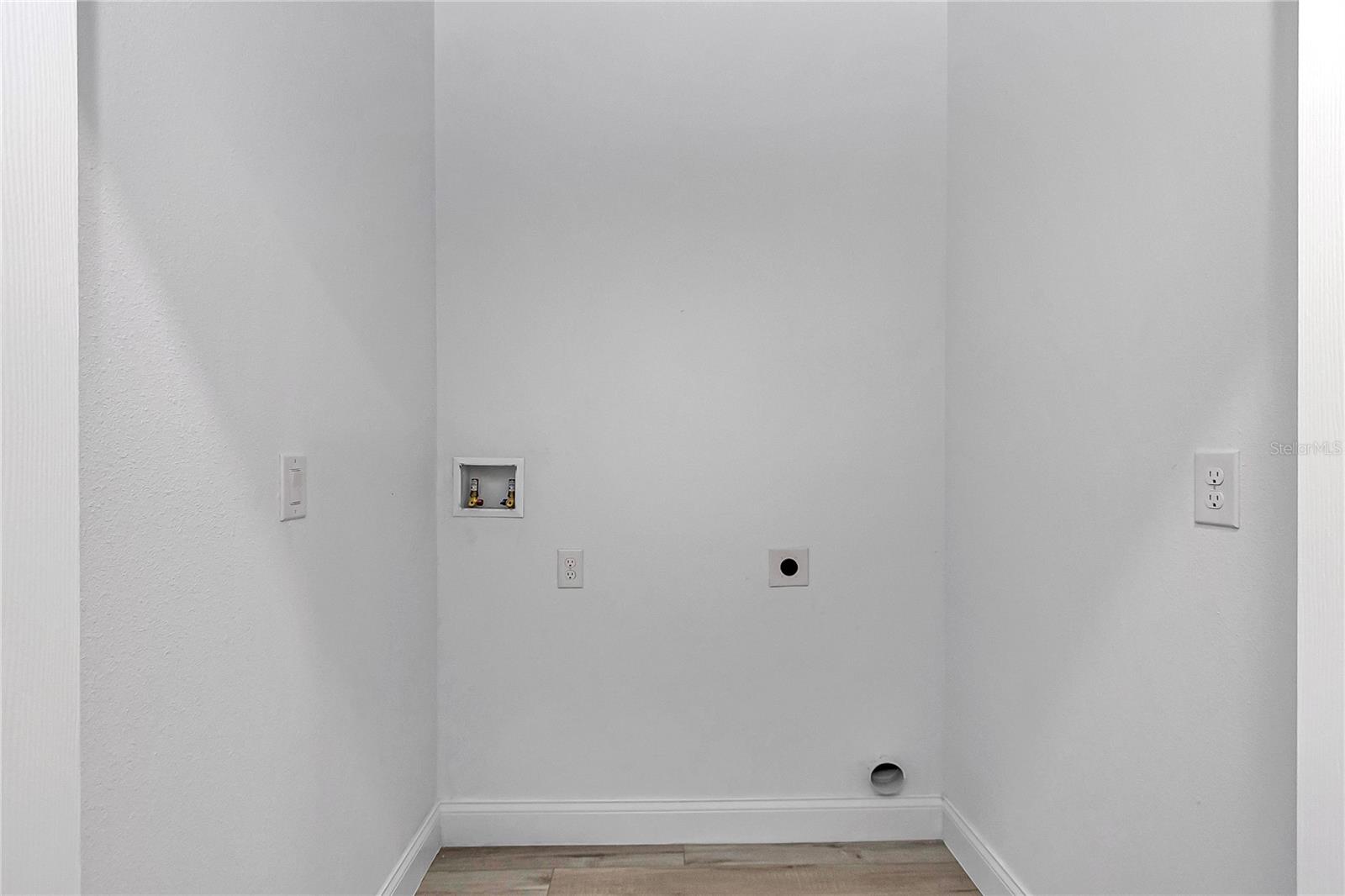 Image 29 of 45 For 8294 Downer Way