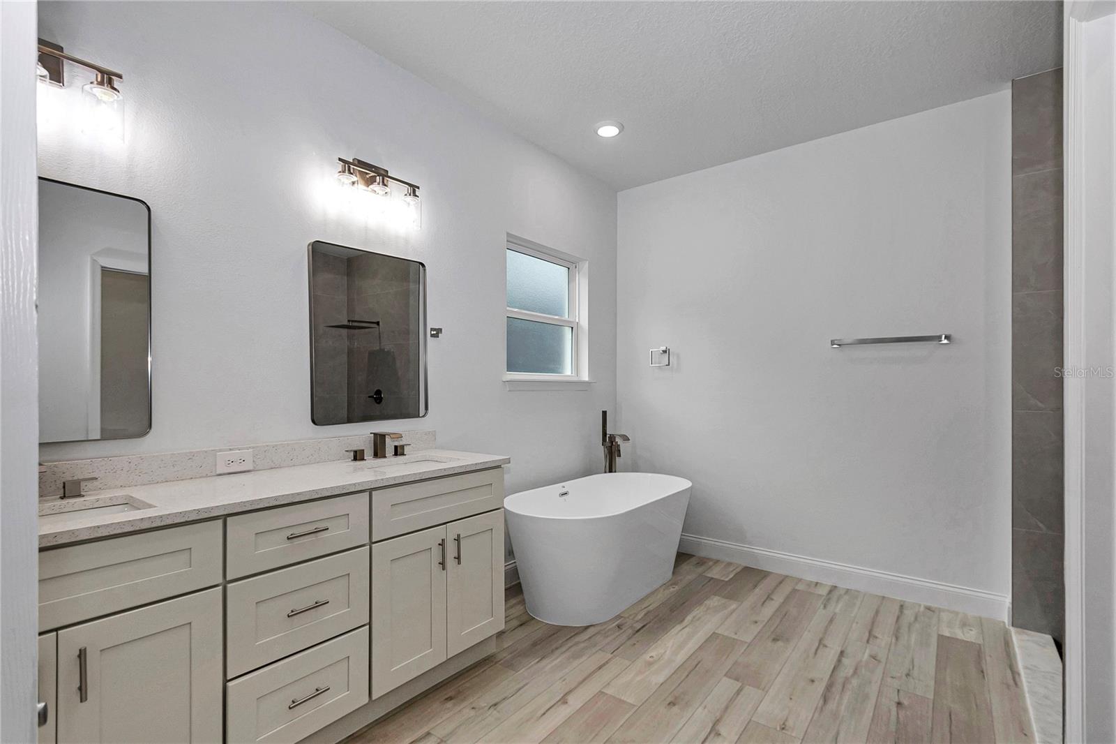 Image 32 of 45 For 8294 Downer Way