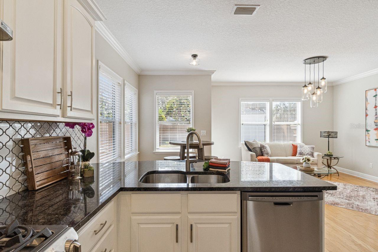 Image 10 of 36 For 1812 Illinois Street