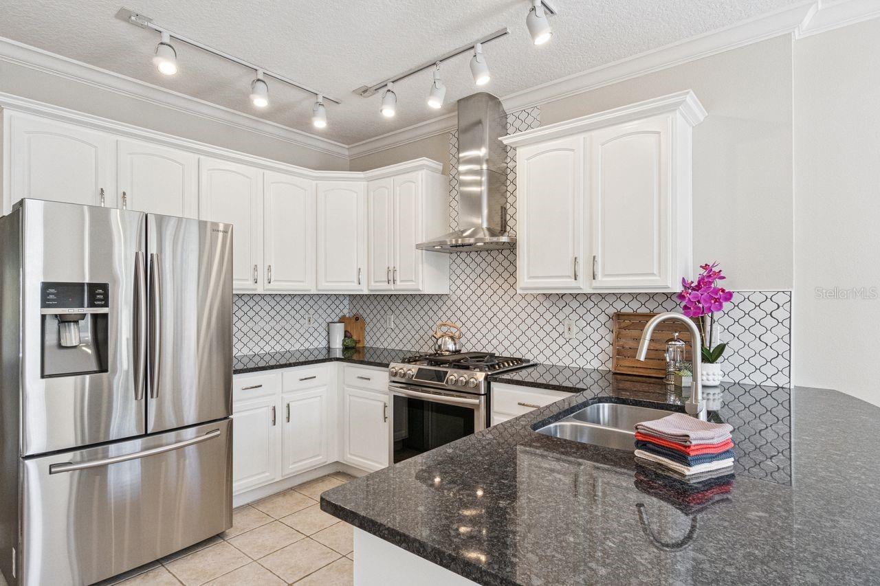 Image 9 of 36 For 1812 Illinois Street