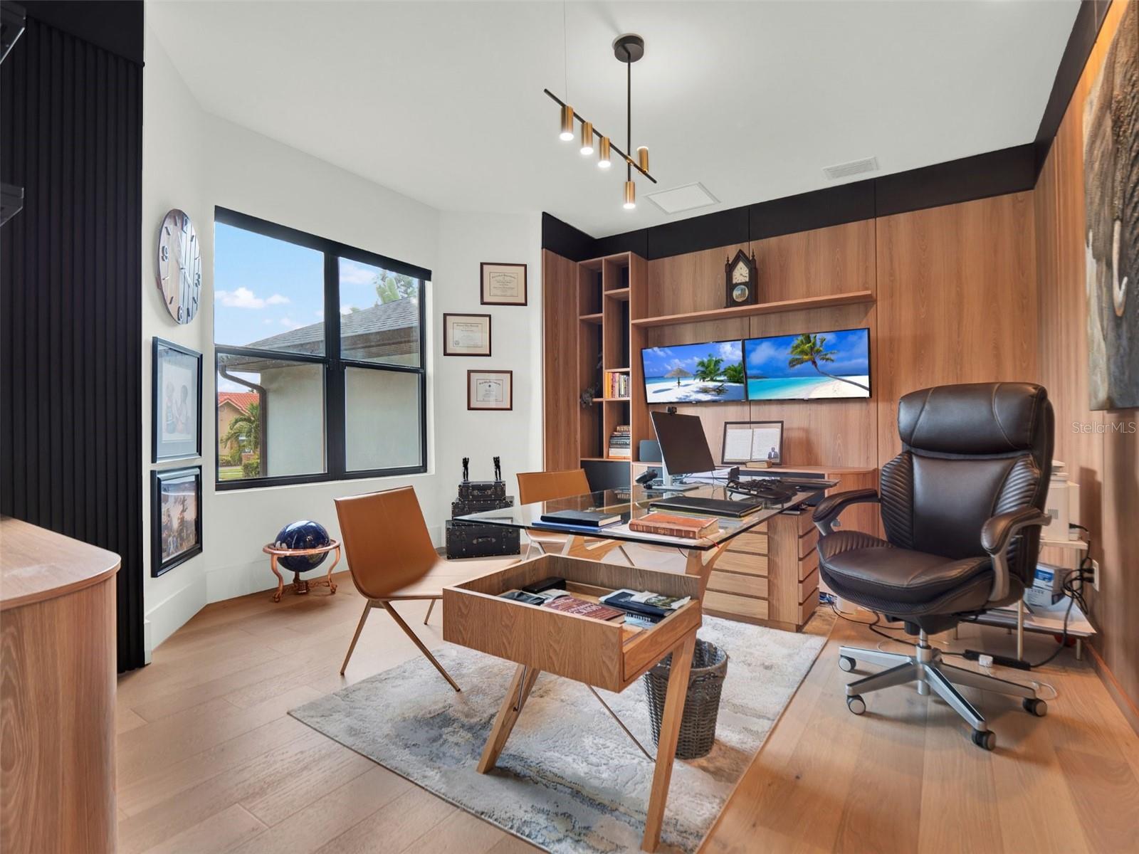 Image 18 of 67 For 9111 Mid Pines Court