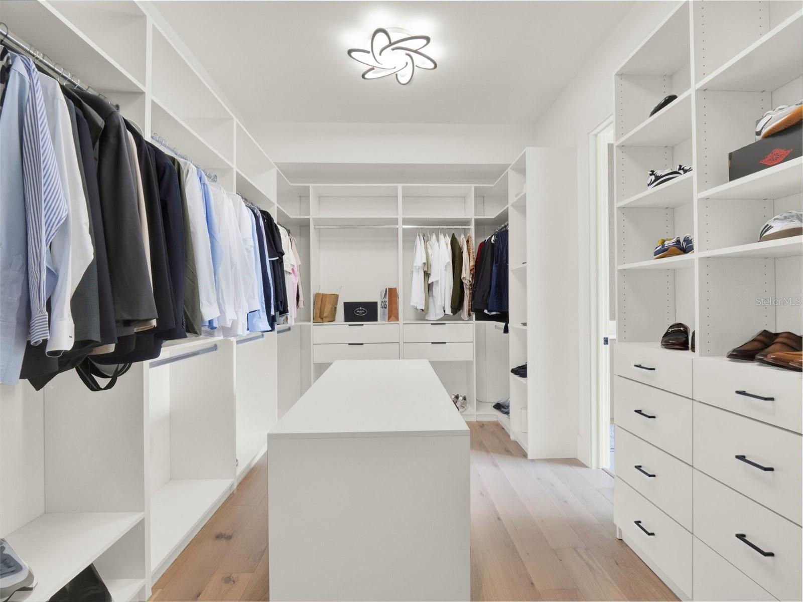 Image 22 of 67 For 9111 Mid Pines Court