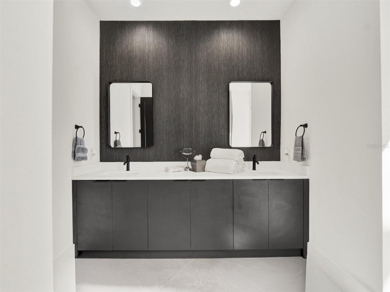 Image 25 of 67 For 9111 Mid Pines Court