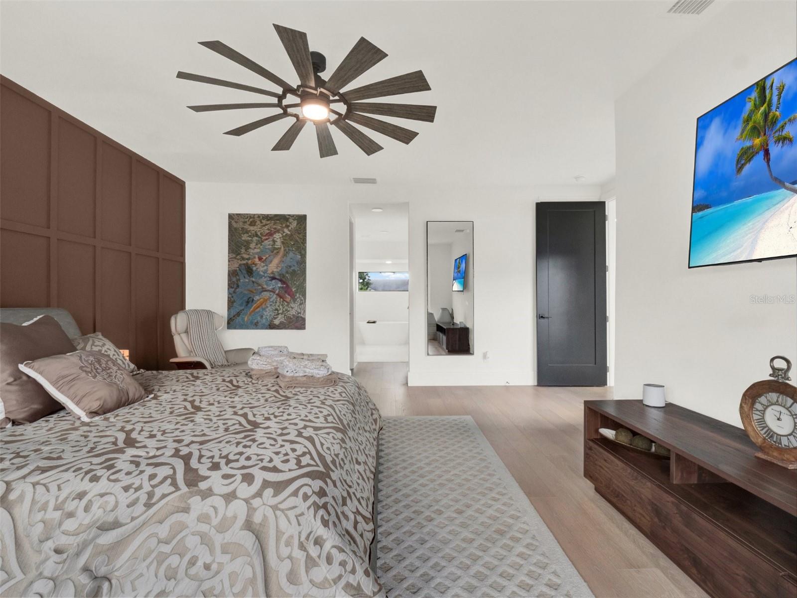 Image 28 of 67 For 9111 Mid Pines Court