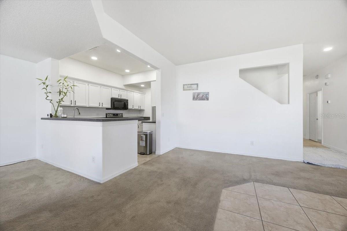 Image 12 of 27 For 1911 Commander Way