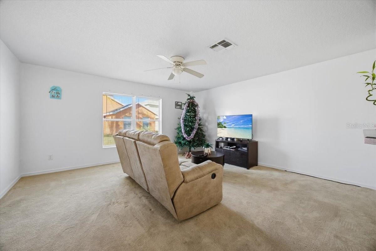 Image 13 of 27 For 1911 Commander Way