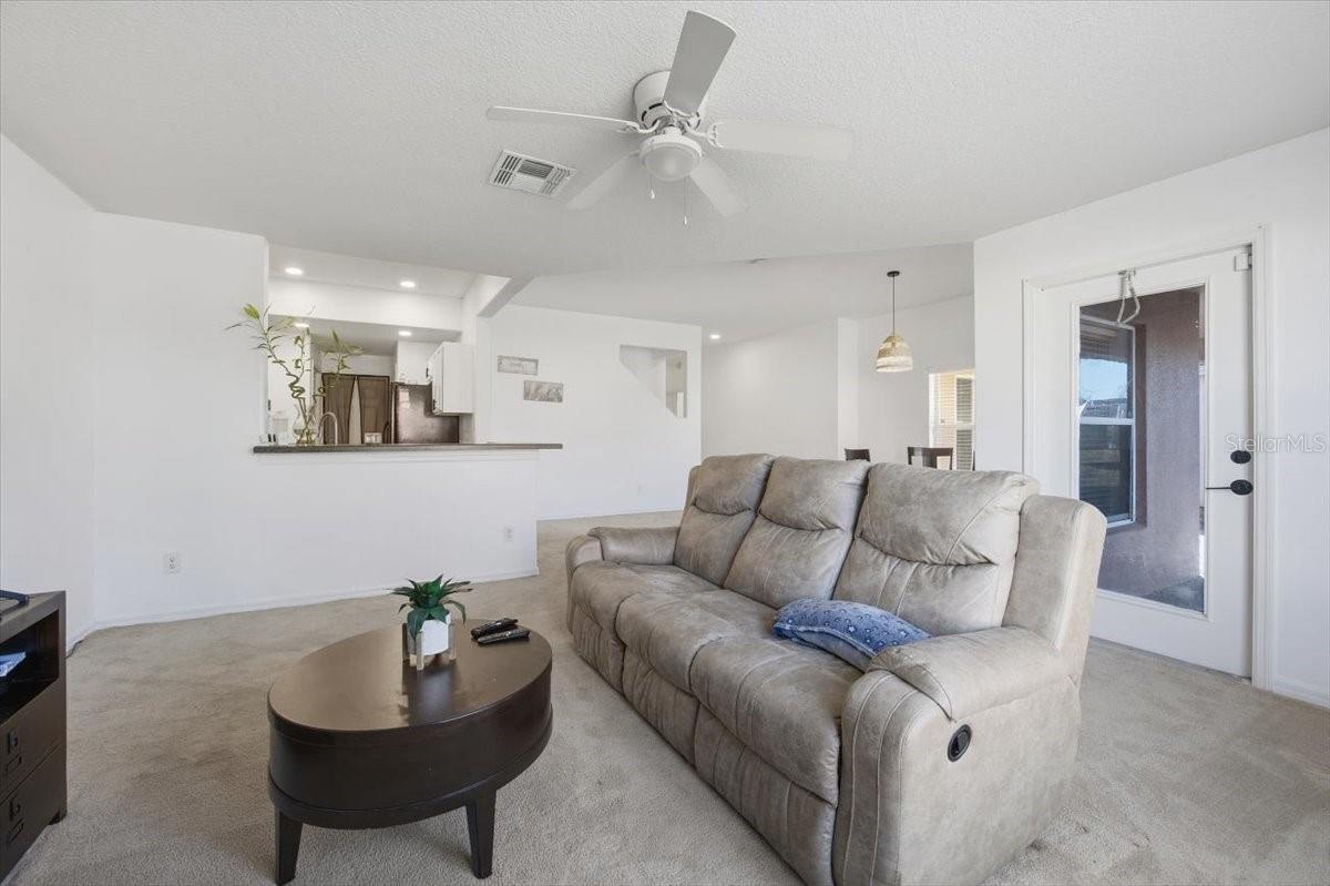 Image 15 of 27 For 1911 Commander Way