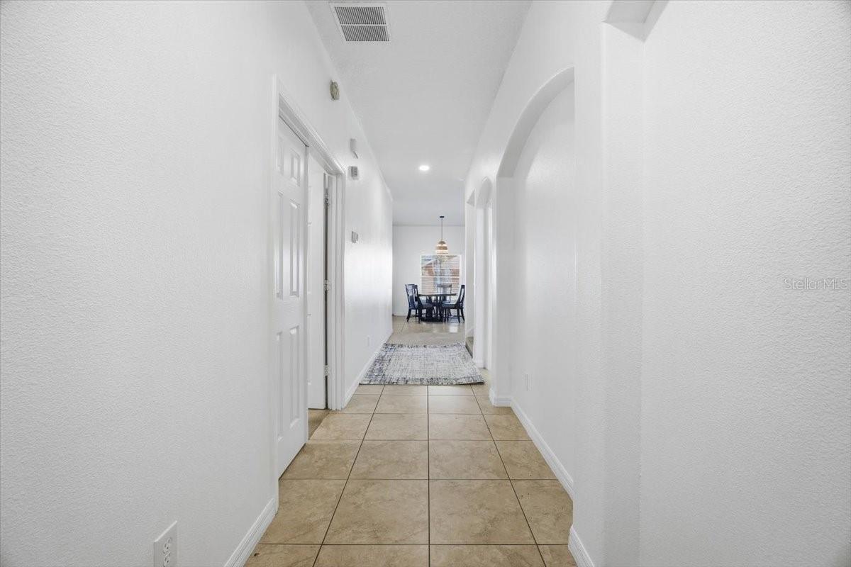 Image 4 of 27 For 1911 Commander Way