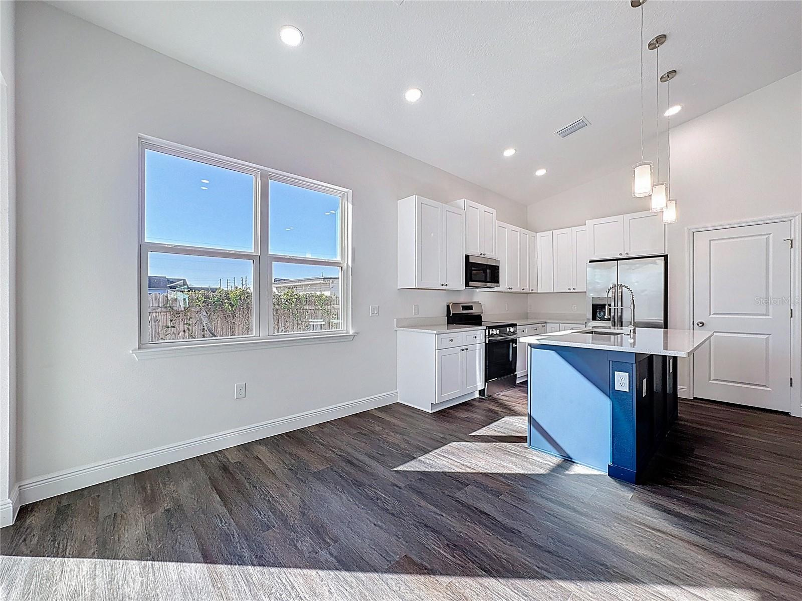 Image 17 of 33 For 7616 Carolyn Avenue