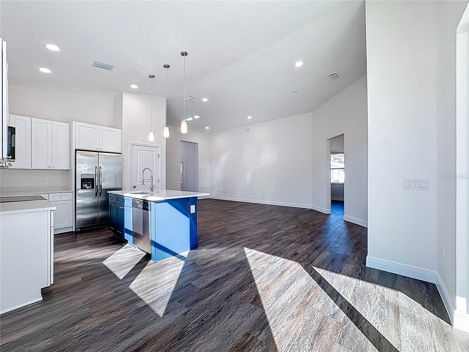 Image 18 of 33 For 7616 Carolyn Avenue