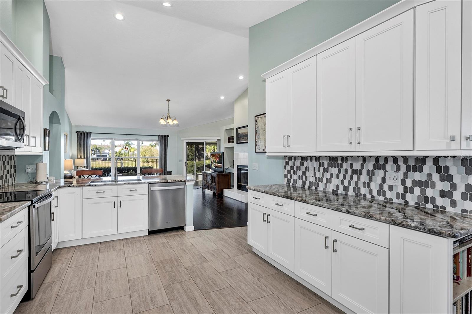 Image 19 of 47 For 4831 Charowen Drive