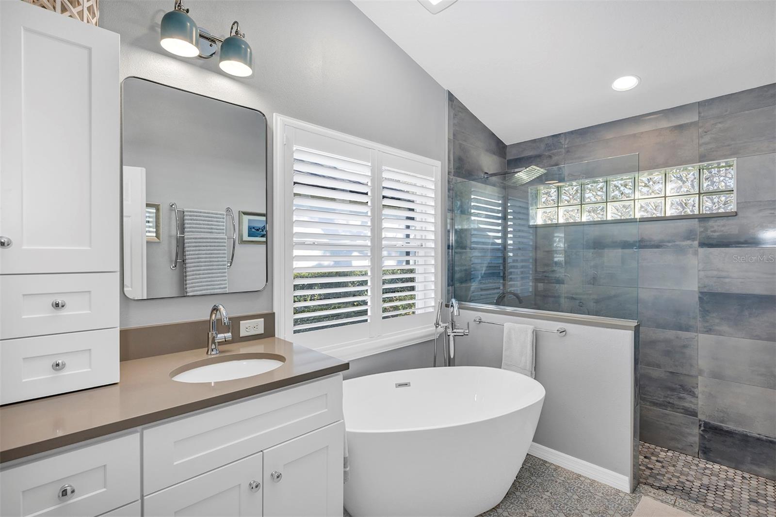 Image 26 of 47 For 4831 Charowen Drive