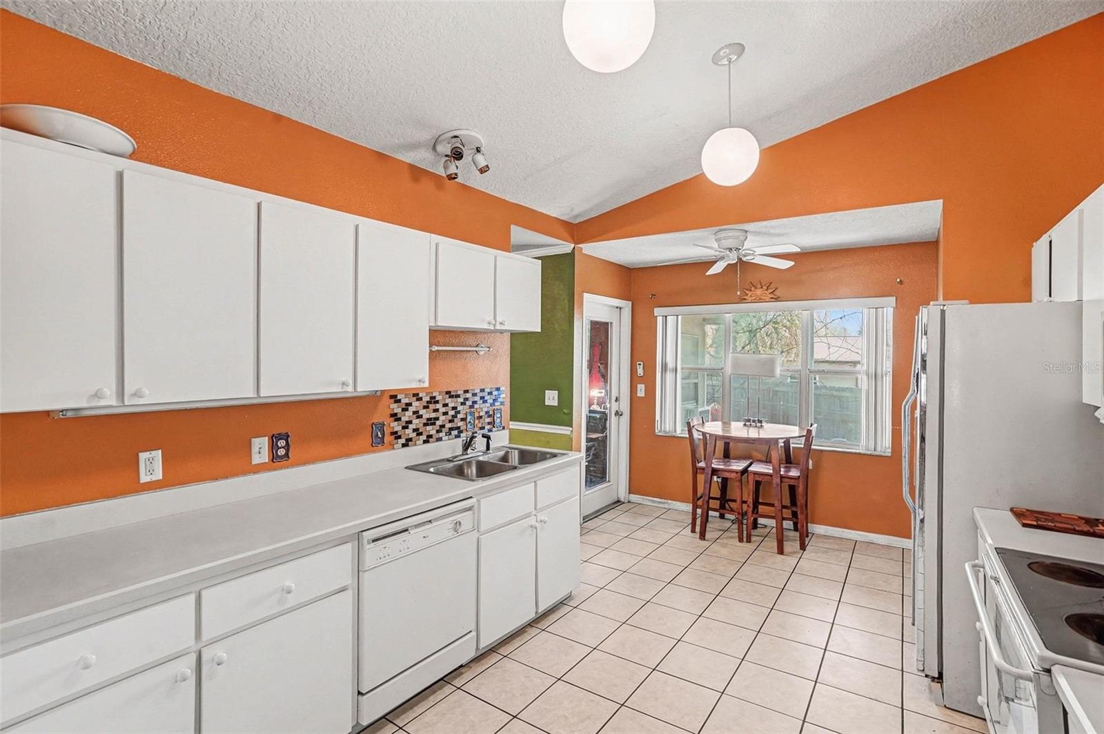 Image 3 of 17 For 10258 Joanies Run