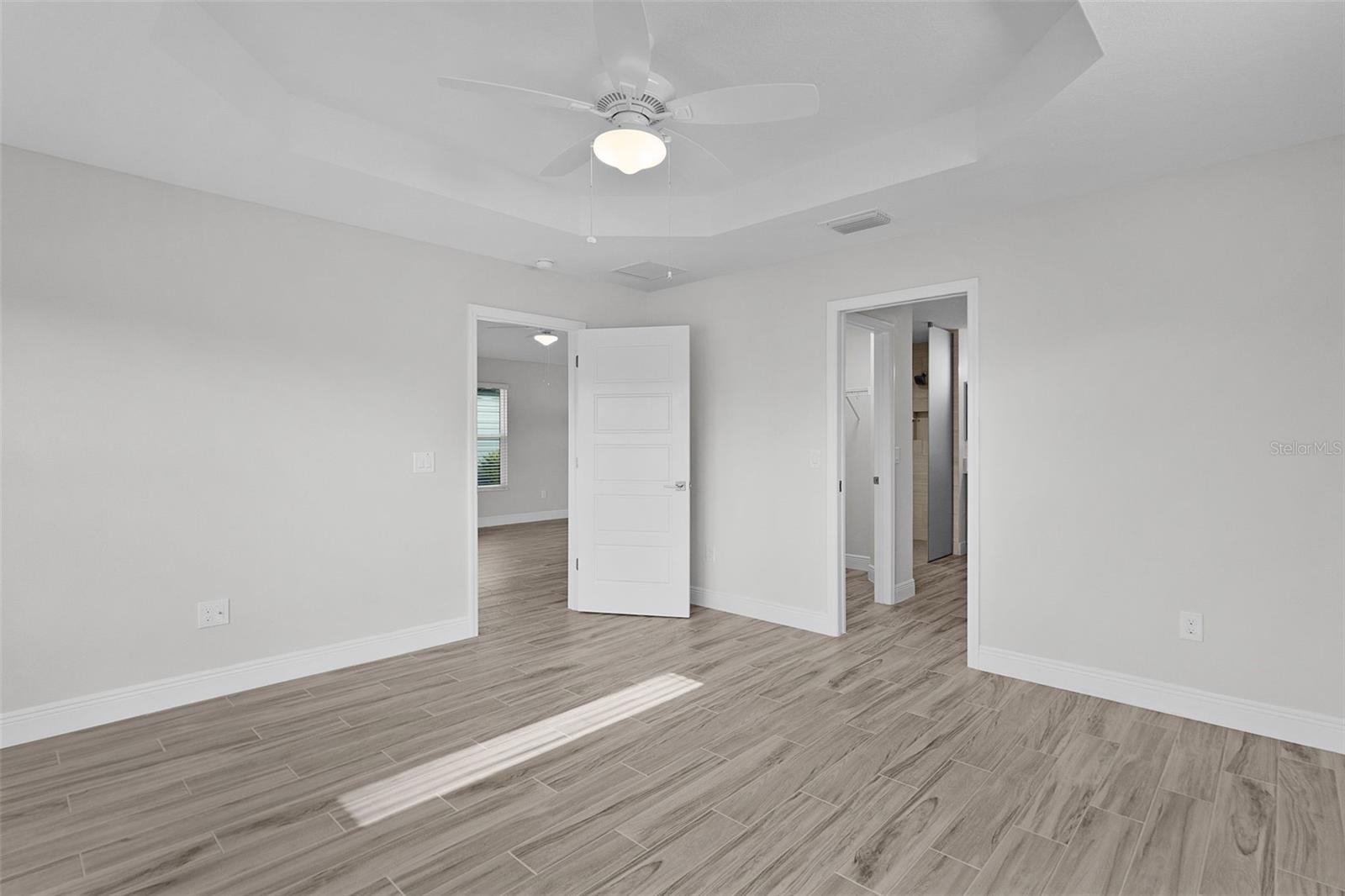 Image 16 of 39 For 6230 Dingman Way