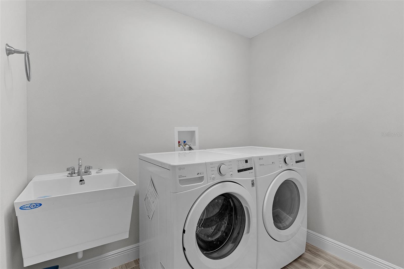 Image 32 of 39 For 6230 Dingman Way