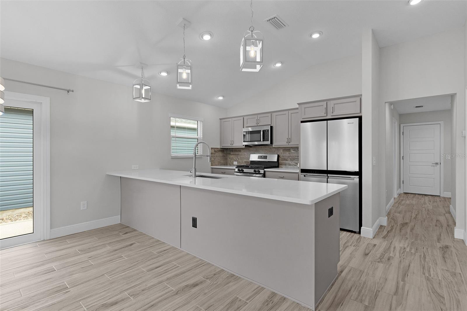 Image 7 of 39 For 6230 Dingman Way