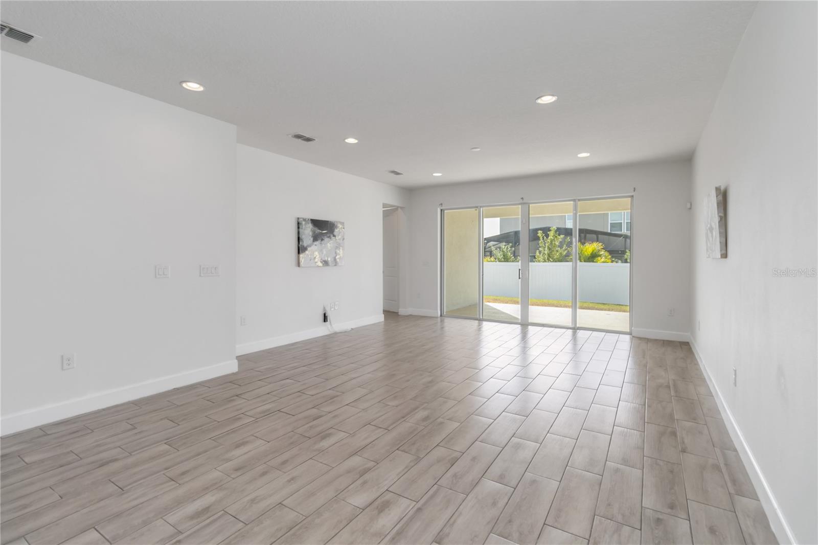 Image 12 of 48 For 375 Buchannan Drive