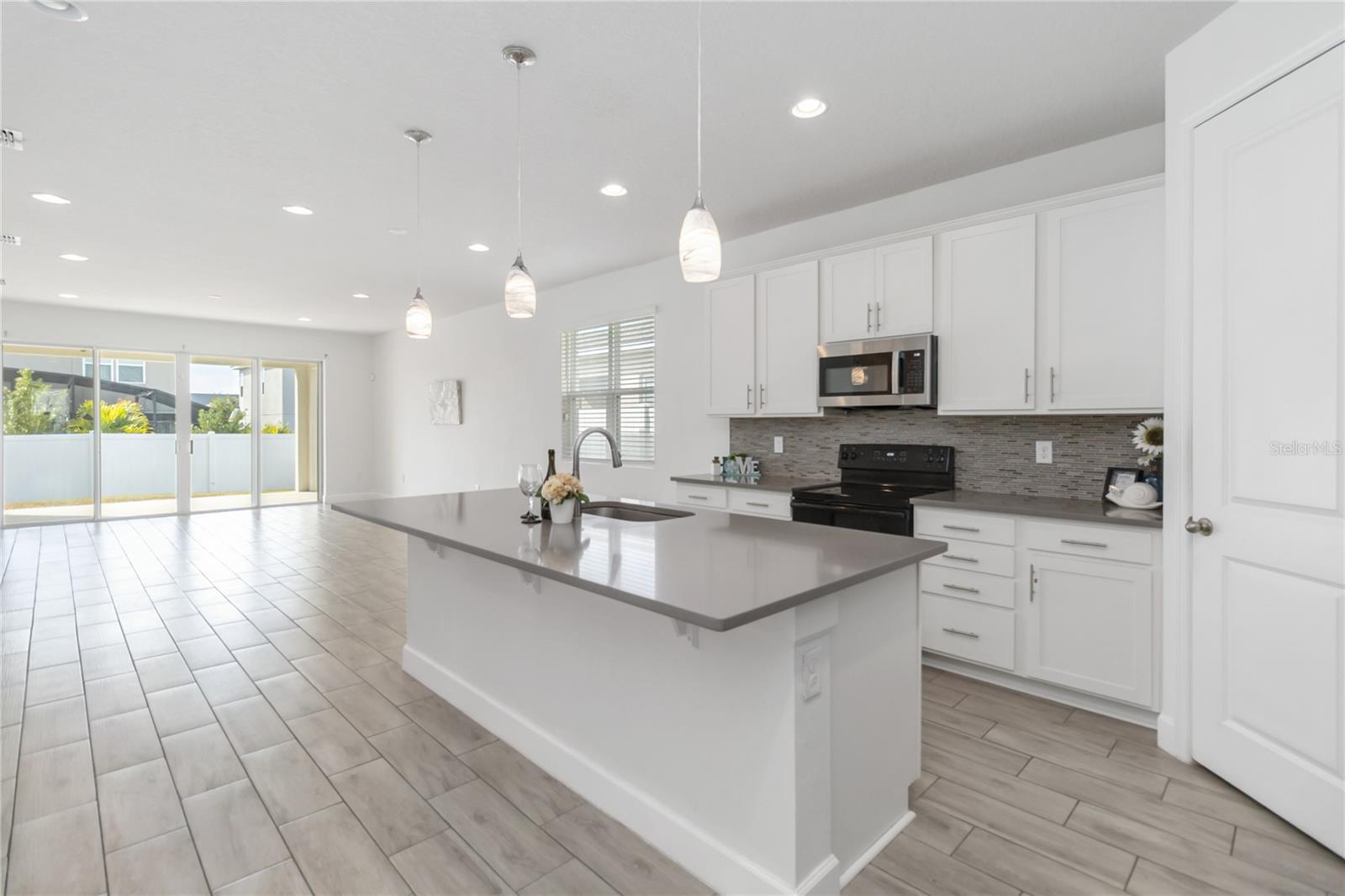 Image 3 of 48 For 375 Buchannan Drive