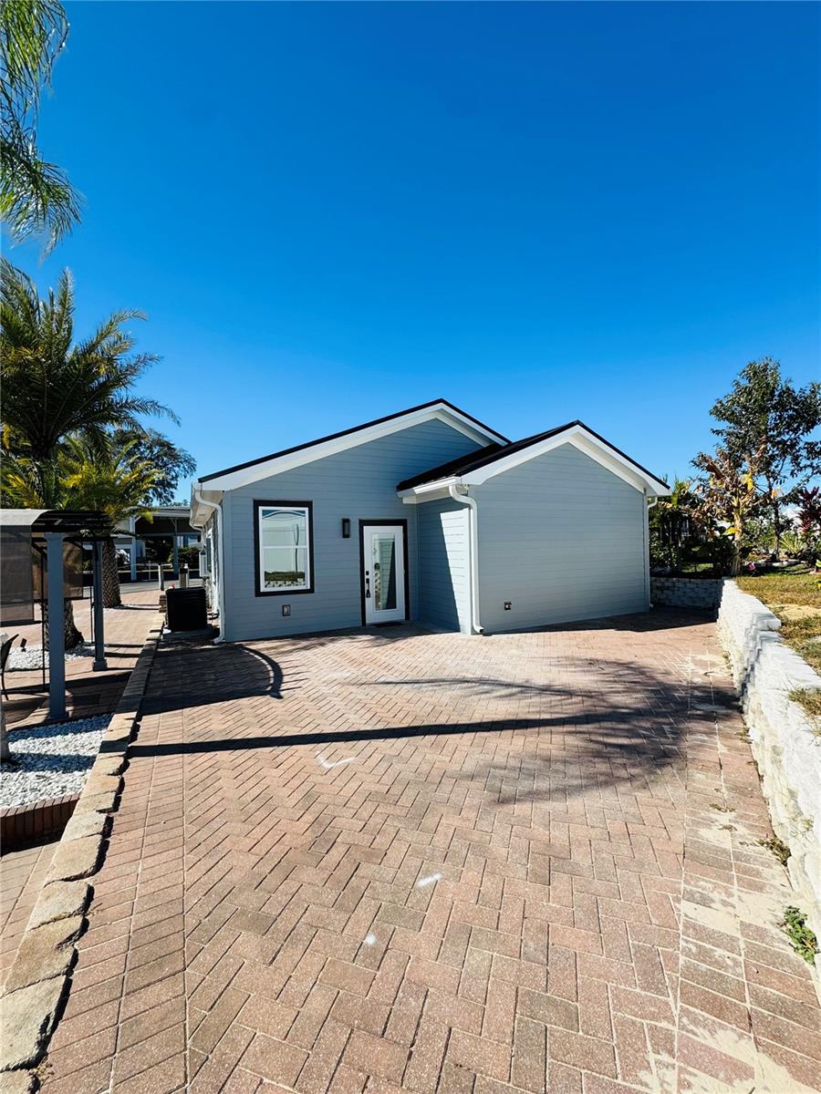 Image 9 of 49 For 2253 St George Drive