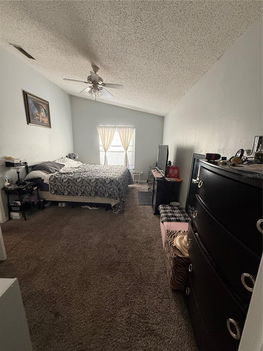 Image 16 of 24 For 300 Heritage Estates Lane