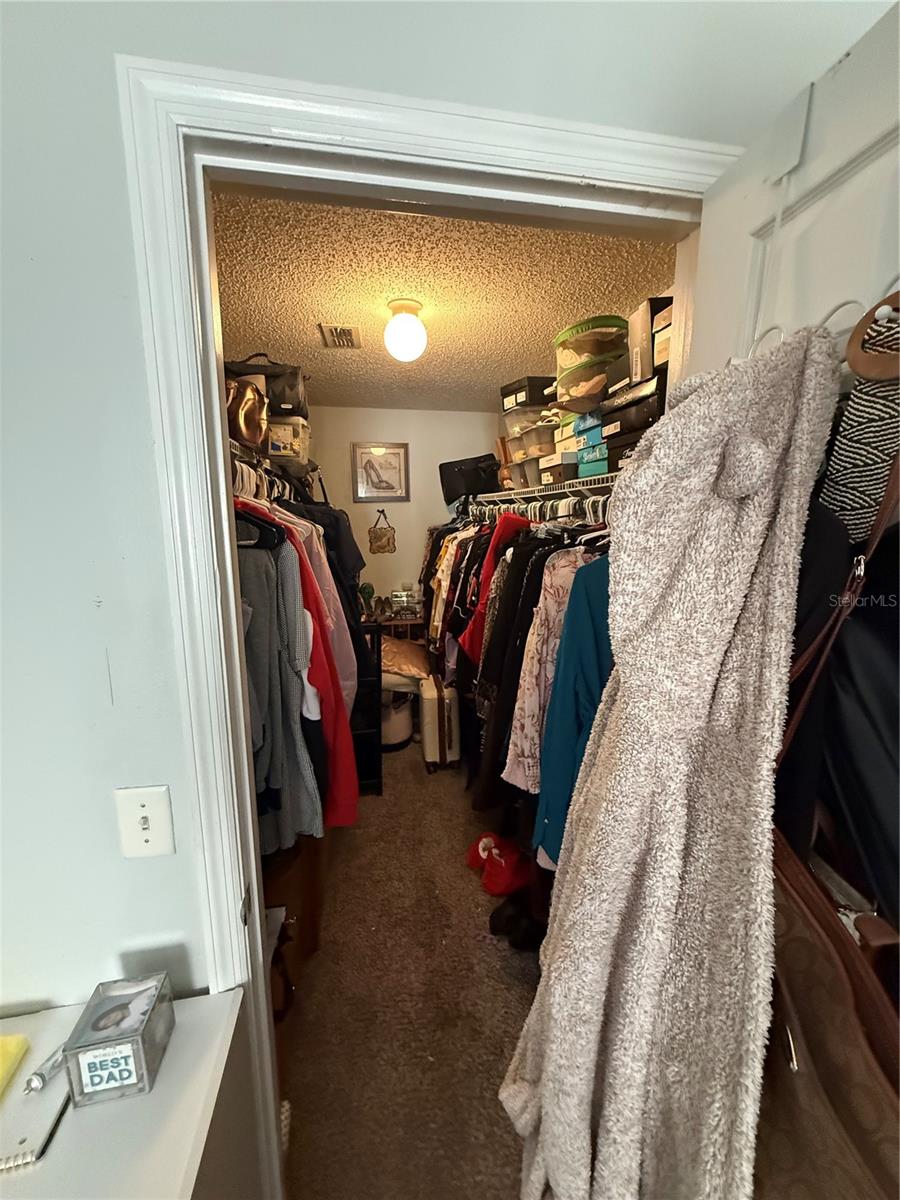 Image 17 of 24 For 300 Heritage Estates Lane