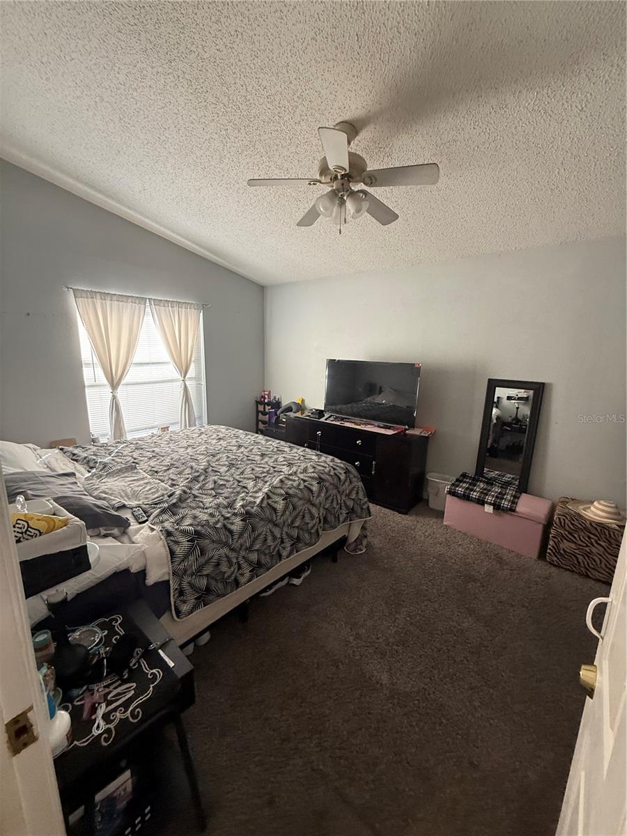 Image 20 of 24 For 300 Heritage Estates Lane