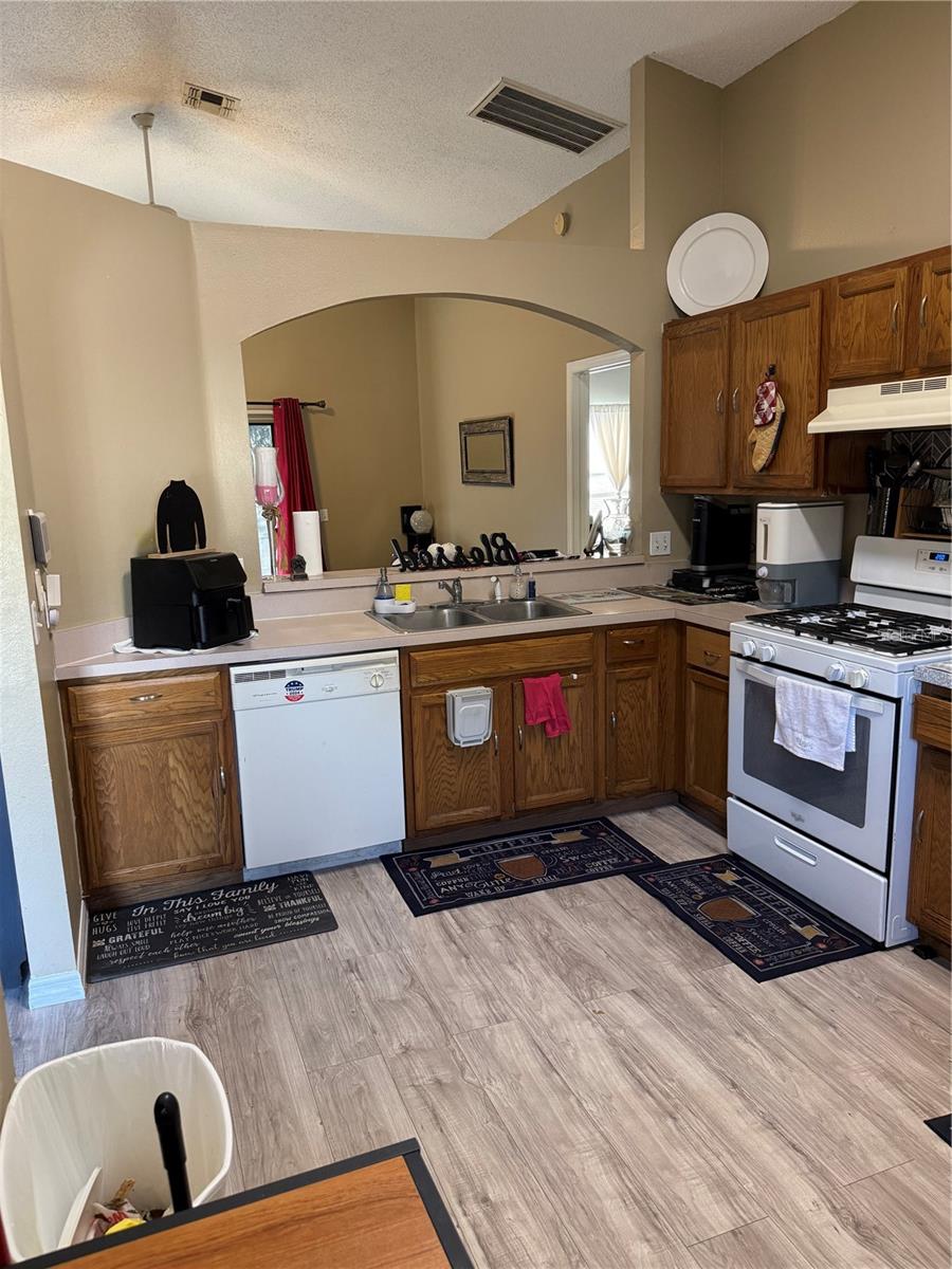 Image 3 of 24 For 300 Heritage Estates Lane