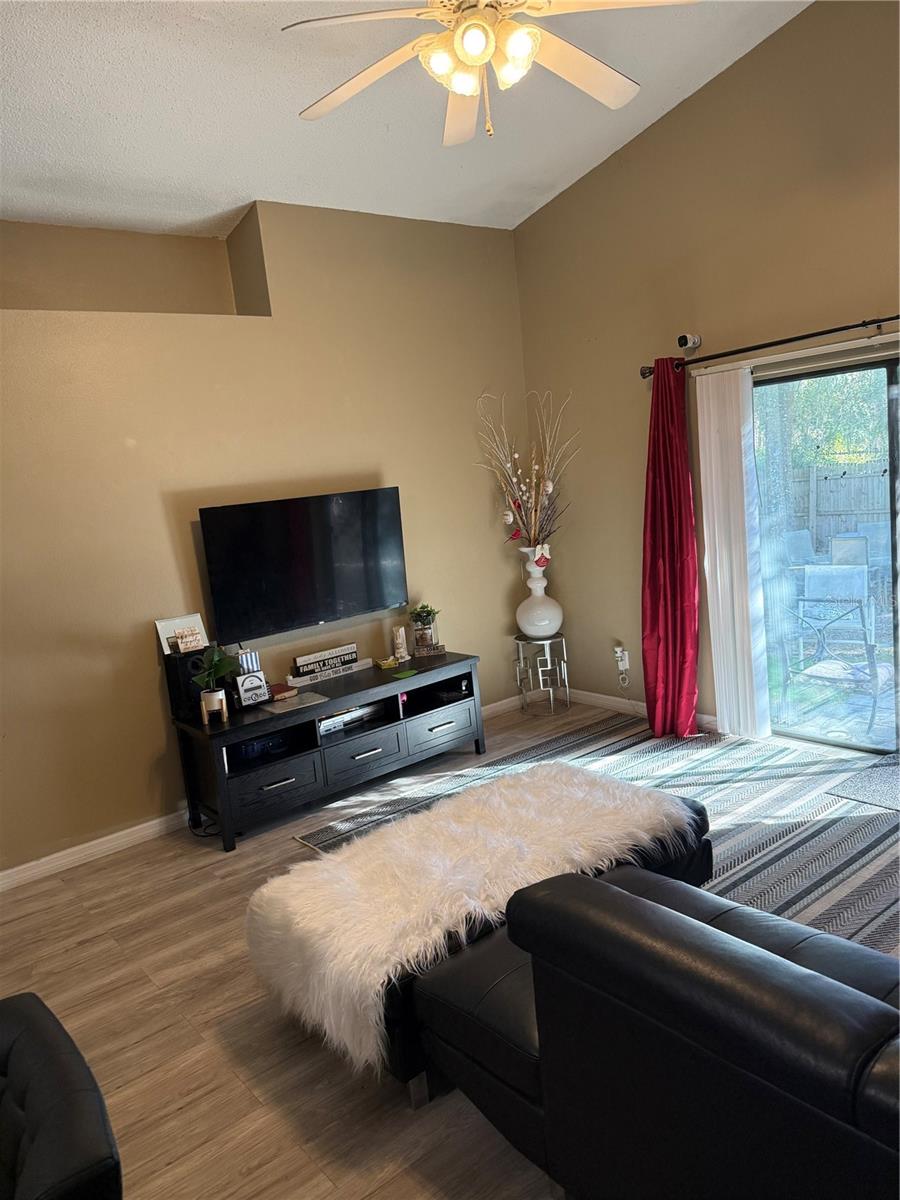 Image 9 of 24 For 300 Heritage Estates Lane