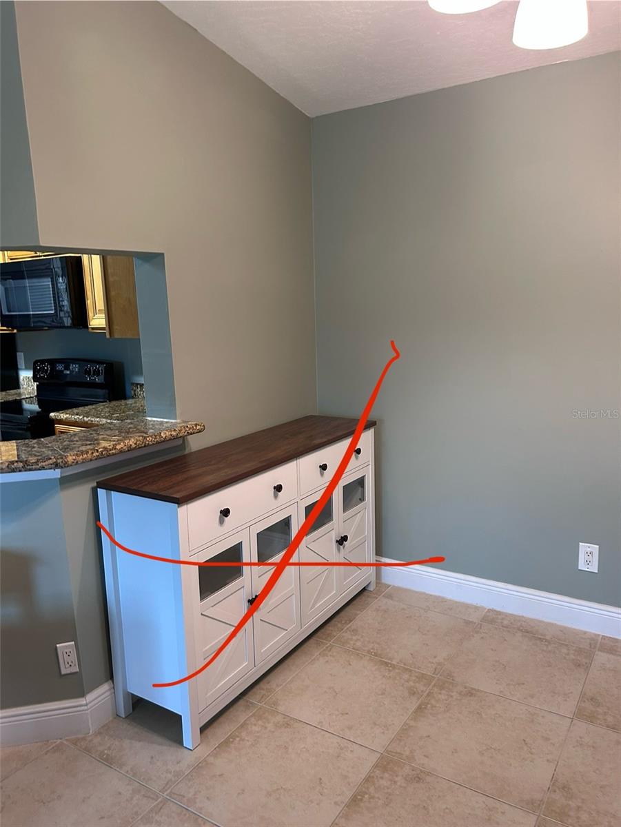 Image 4 of 13 For 7667 Wickham Road 920