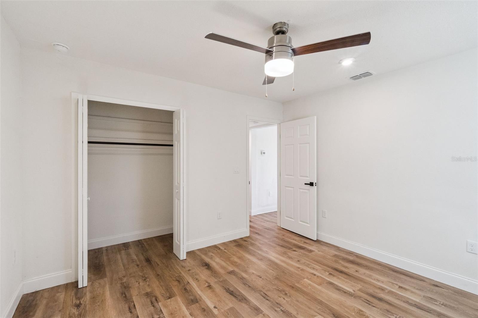 Image 22 of 48 For 5301 Barnett Place