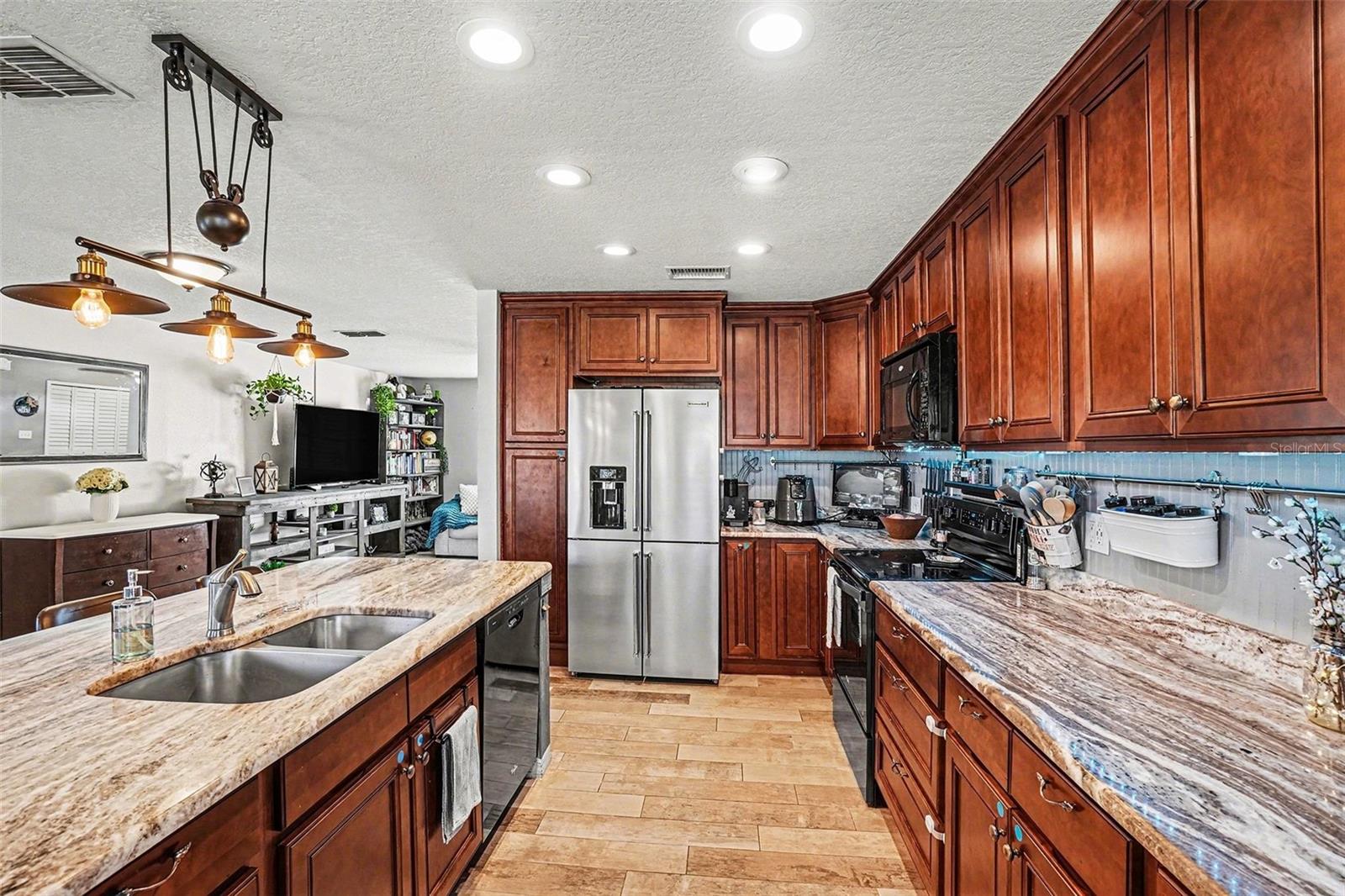 Image 13 of 36 For 2150 Jason Street